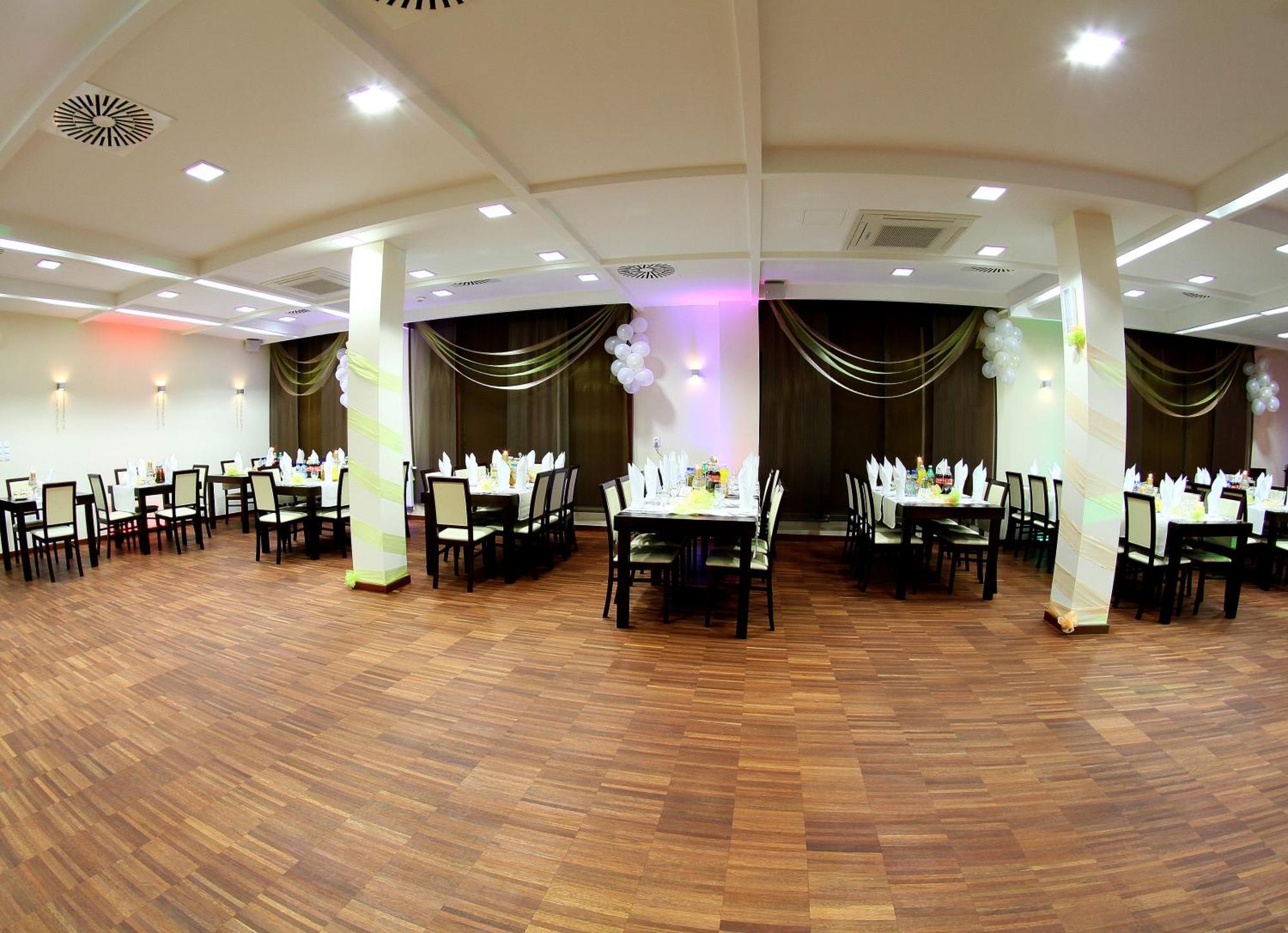 Hotel Aviator Kielce "Business Hotel Medical & Spa" Экстерьер фото