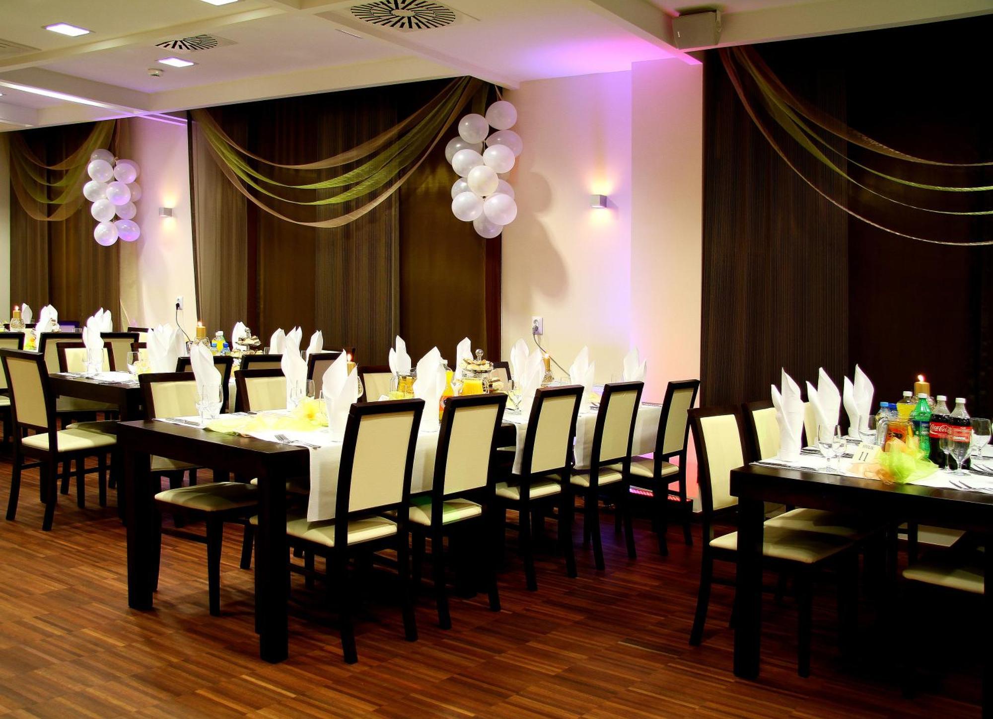 Hotel Aviator Kielce "Business Hotel Medical & Spa" Экстерьер фото