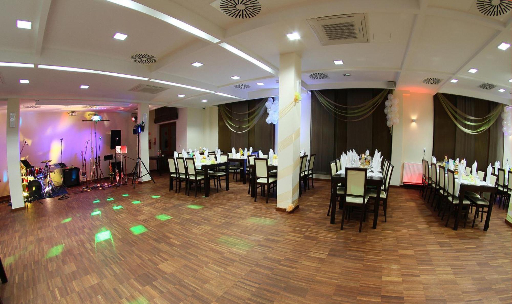 Hotel Aviator Kielce "Business Hotel Medical & Spa" Экстерьер фото