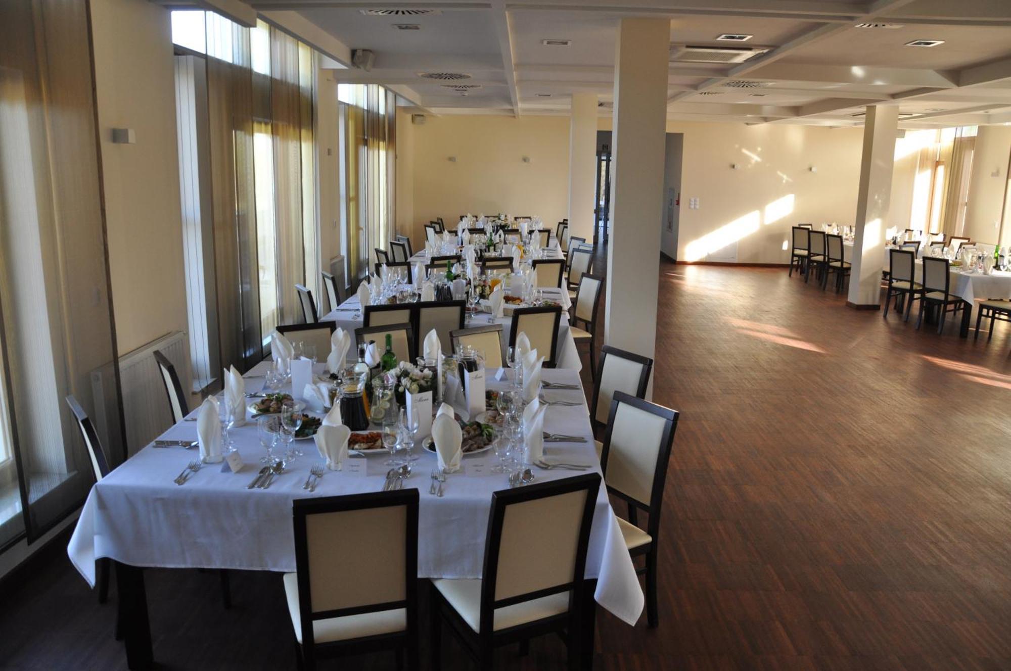 Hotel Aviator Kielce "Business Hotel Medical & Spa" Экстерьер фото