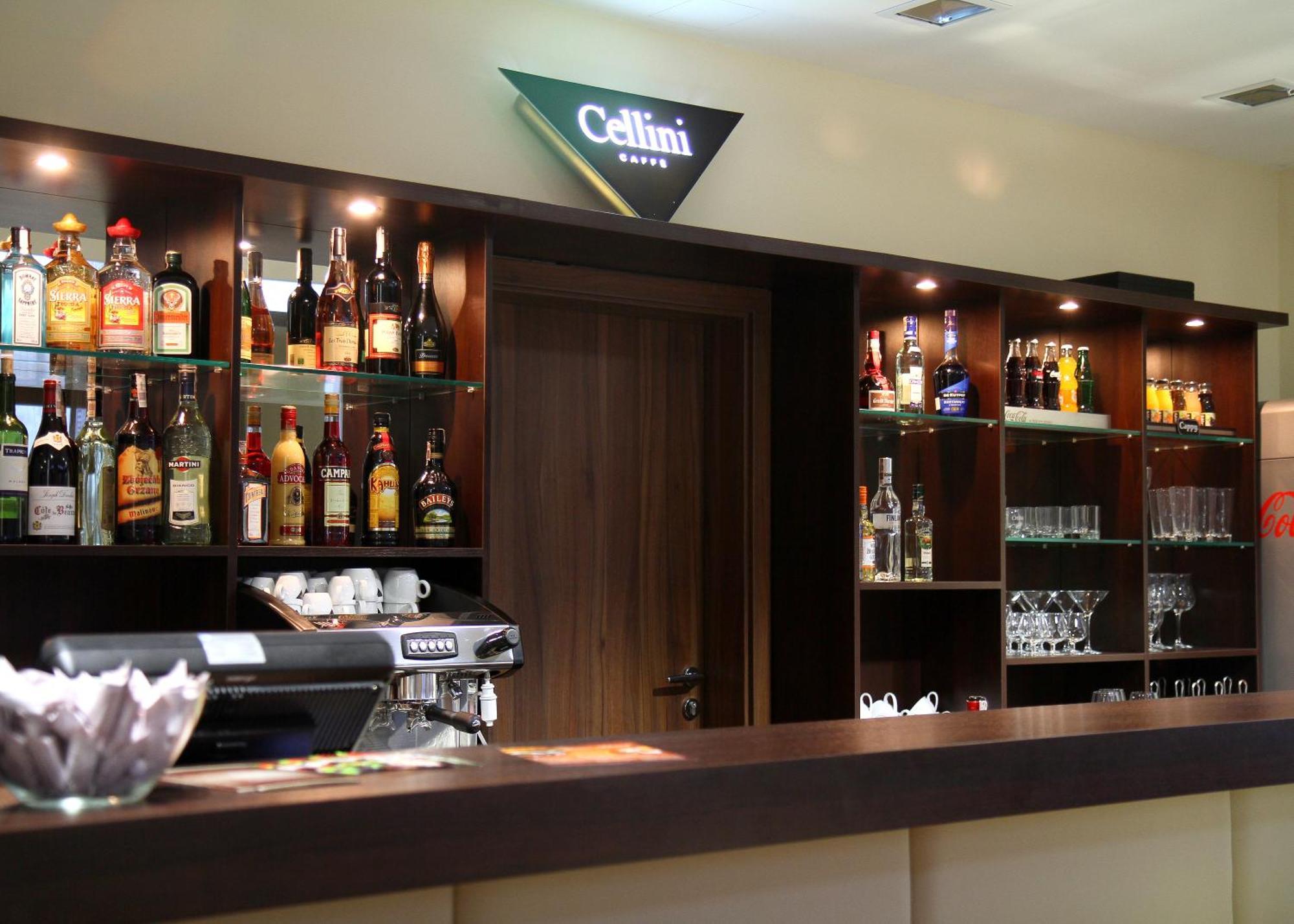 Hotel Aviator Kielce "Business Hotel Medical & Spa" Экстерьер фото