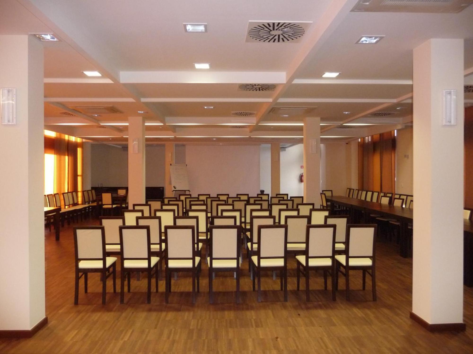 Hotel Aviator Kielce "Business Hotel Medical & Spa" Экстерьер фото