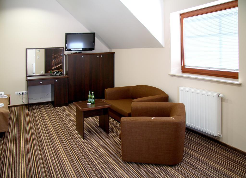 Hotel Aviator Kielce "Business Hotel Medical & Spa" Экстерьер фото