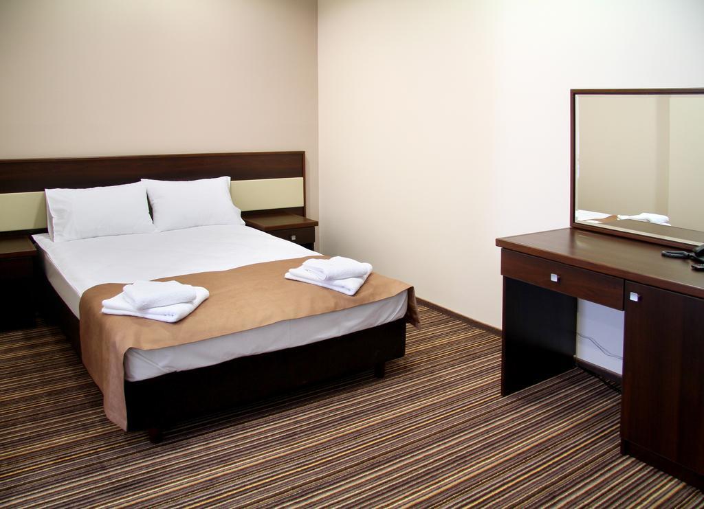 Hotel Aviator Kielce "Business Hotel Medical & Spa" Экстерьер фото