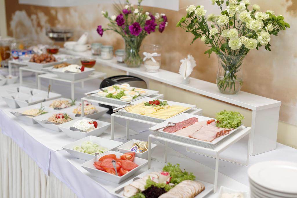 Hotel Aviator Kielce "Business Hotel Medical & Spa" Экстерьер фото