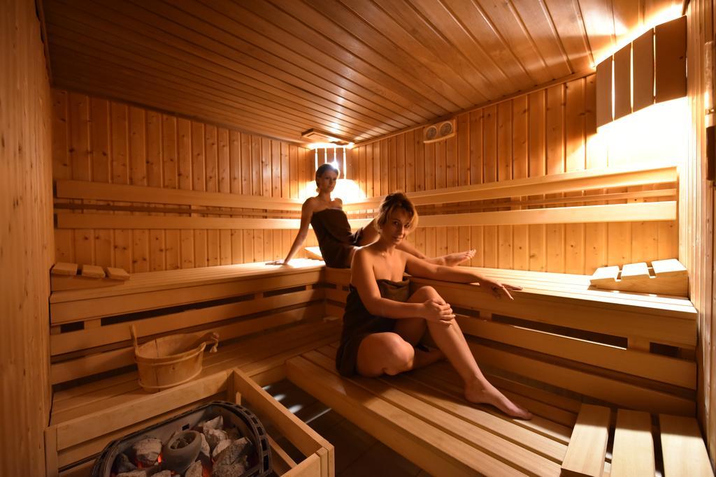 Hotel Aviator Kielce "Business Hotel Medical & Spa" Экстерьер фото