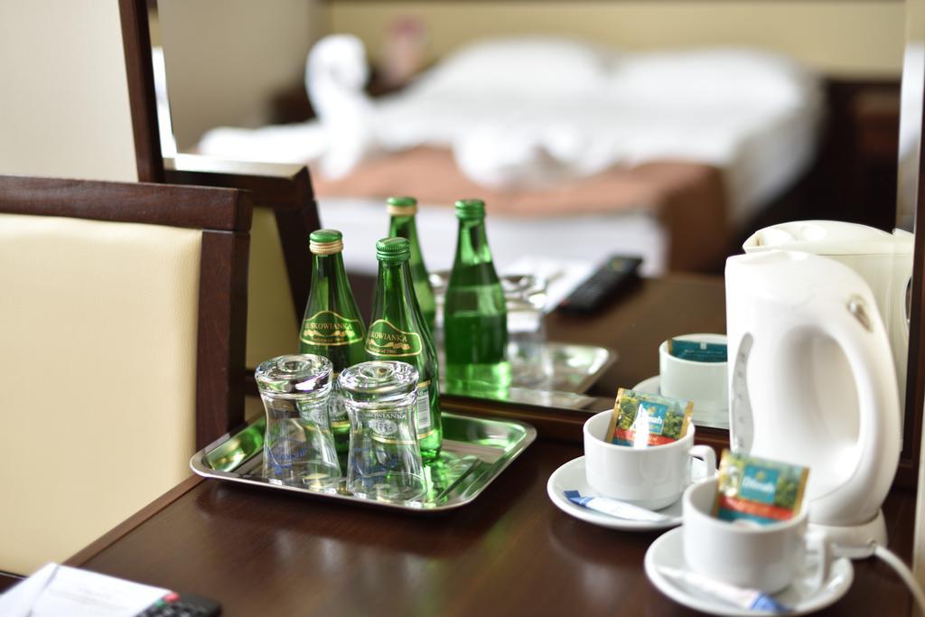 Hotel Aviator Kielce "Business Hotel Medical & Spa" Экстерьер фото